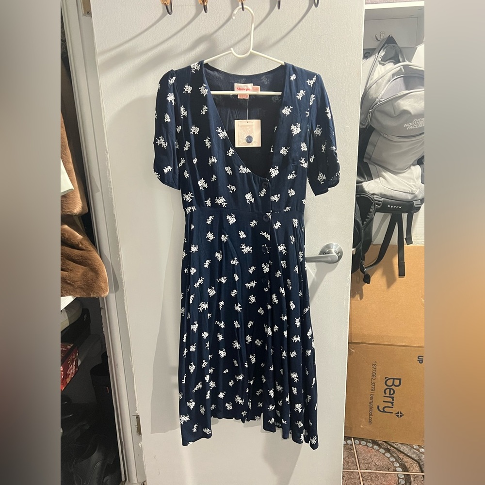 SHOWPO FLORAL DRESS with small leg slit